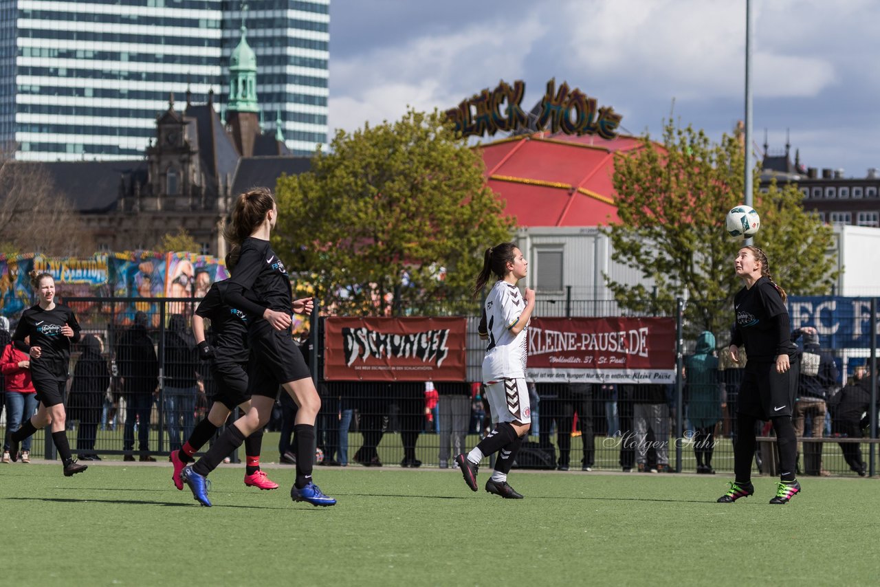 Bild 93 - B-Juniorinnen St.Pauli - C-Juniorinnen SV Steinhorst : Ergebnis: 1:2